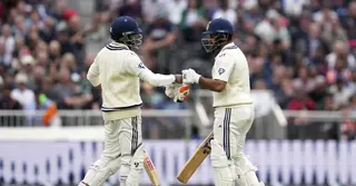 চতুর্থ টেস্টের দ্বিতীয় দিনে ব্যাট করছে ভারত